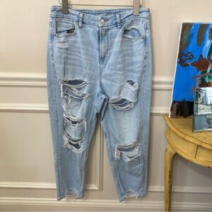 American Eagle Curvy Mom Jeans Distressed Light Blue Jeans Size 10 EUC
